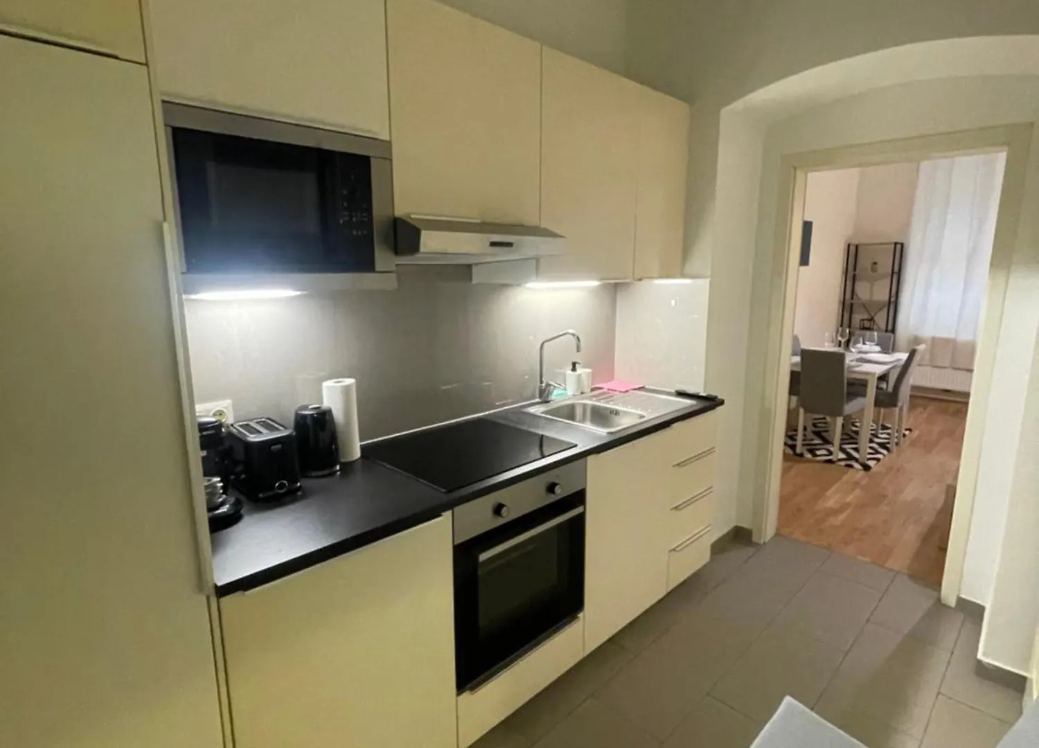 Cozy 5-Person Apartment In Vienna 2 0*,