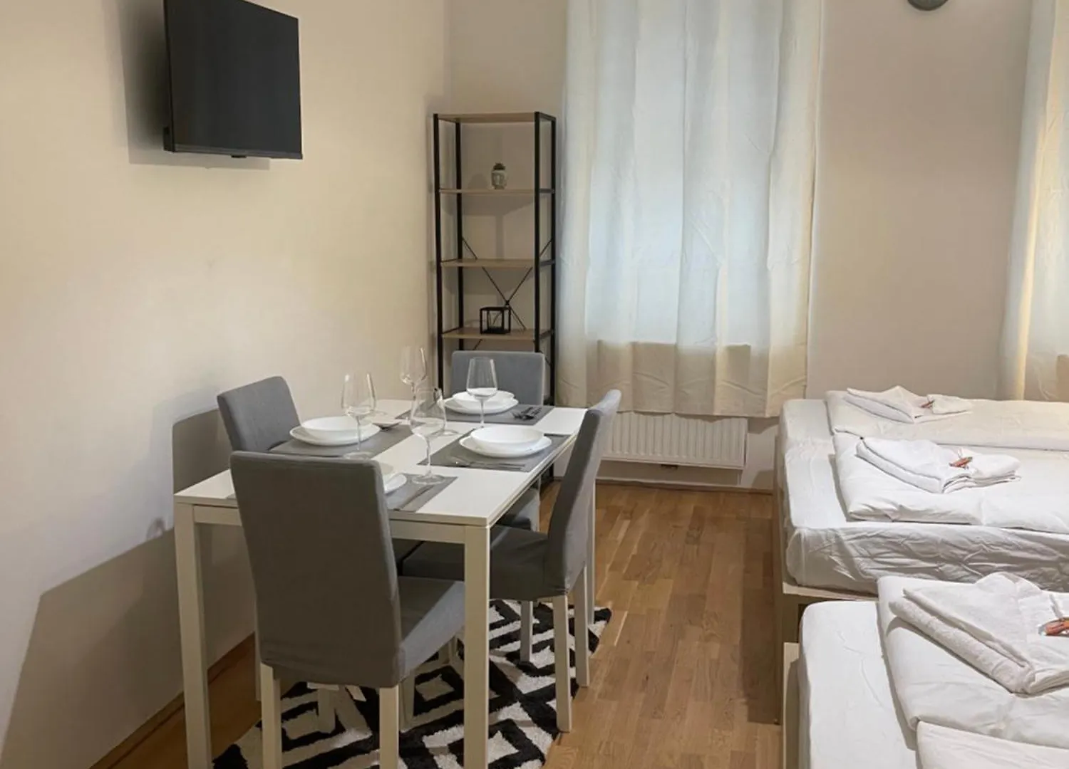 Cozy 5-Person Apartment In Vienna 2